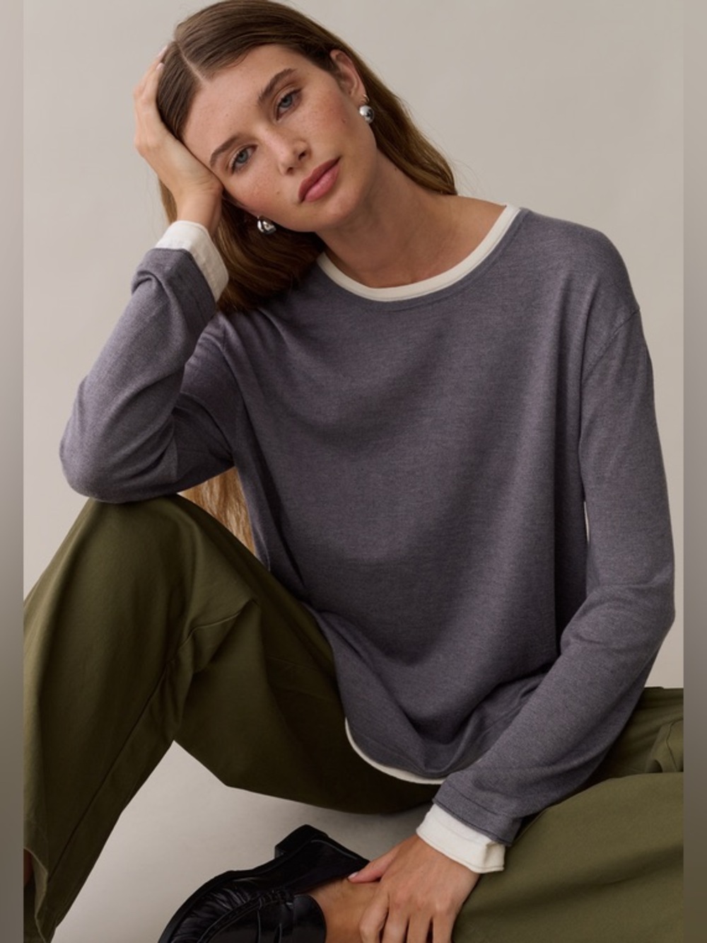 Few Moda Tierra sweater Women’s Gray Long-Sleeve Crewneck with ivory trim sz S.